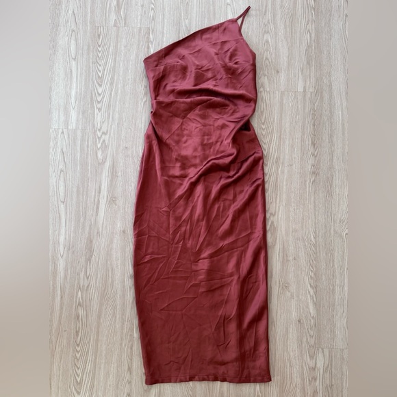 Petal & pup one shoulder satin midi dress nwot - Picture 5 of 5